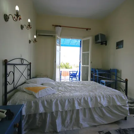 Agnadi Lägenhetshotell Agia Anna (Naxos)