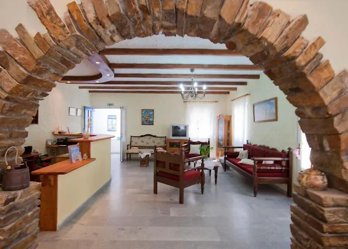 Agnadi 公寓式酒店 2*